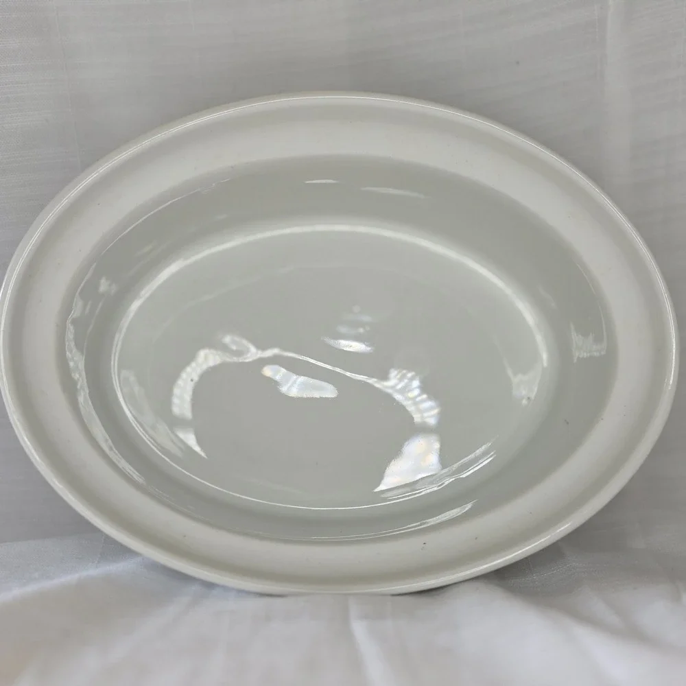 BIA Cordon Bleu 1.5 Qt. Porcelain Oval Covered Casserole Dish w/ Lid, Lemon Stem